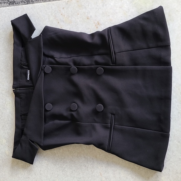Express Tops - 🆕️ NWT Express double breasted off the shoulder top